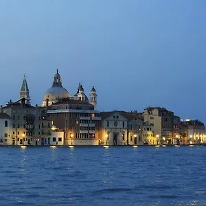 Blue Lagoon Apartamento Venecia